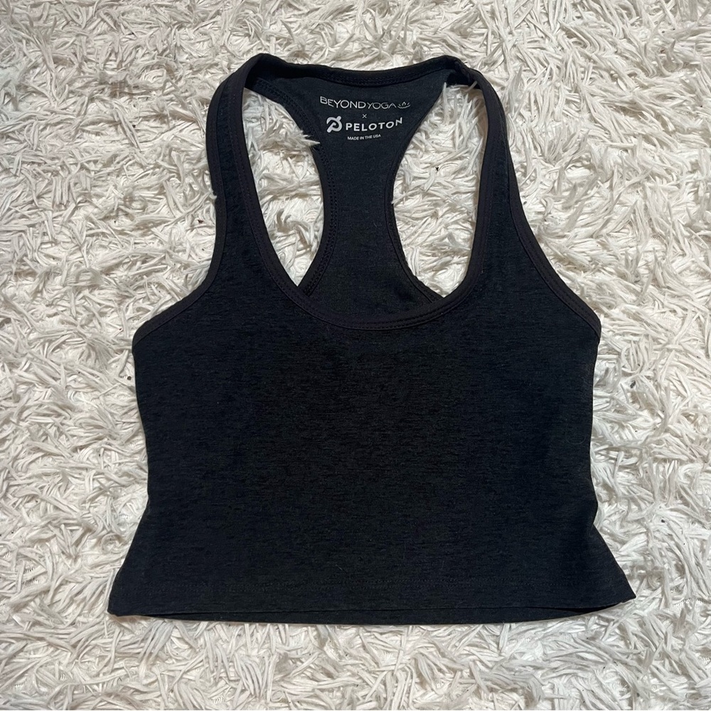 Beyond Yoga X Peloton Sports Bra Tank size small
racer back